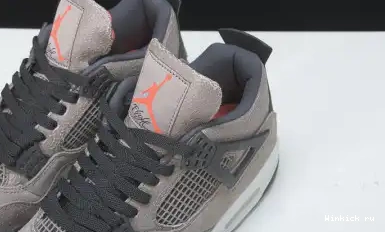 JORDAN AIR RETRO 